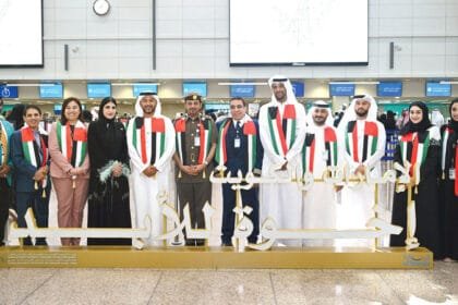مطار دبي يحتفي بالمسافرين القادمين من الكويت