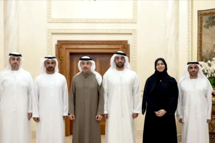 Hazza bin Zayed is briefed on the most prominent strategic projects for the energy and water sectors in the Al Ain region