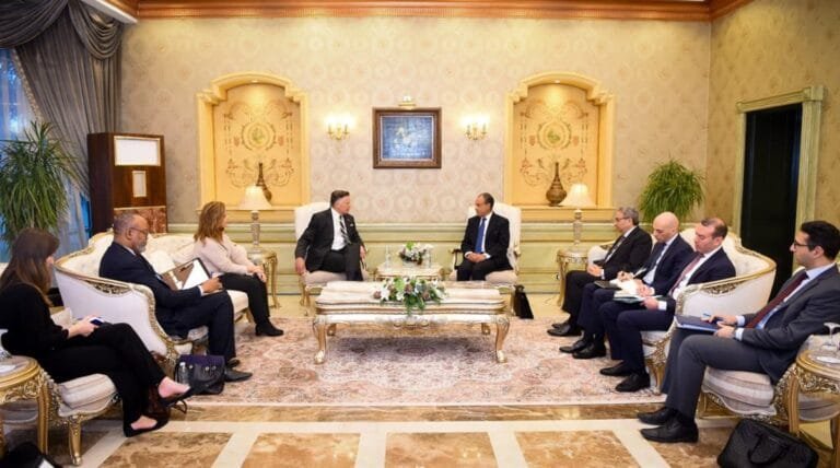 مصر والولايات المتحدة تبحثان تعزيز العلاقات الثنائية ومستجدات القضايا Egypt and the United States discuss strengthening bilateral relations and the latest developments in regional issues.