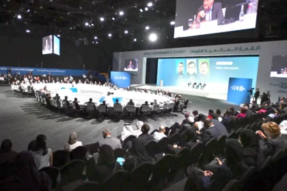 عباقرة العالم من الإمارات الذكاء الاصطناعي خيار مجتمعي